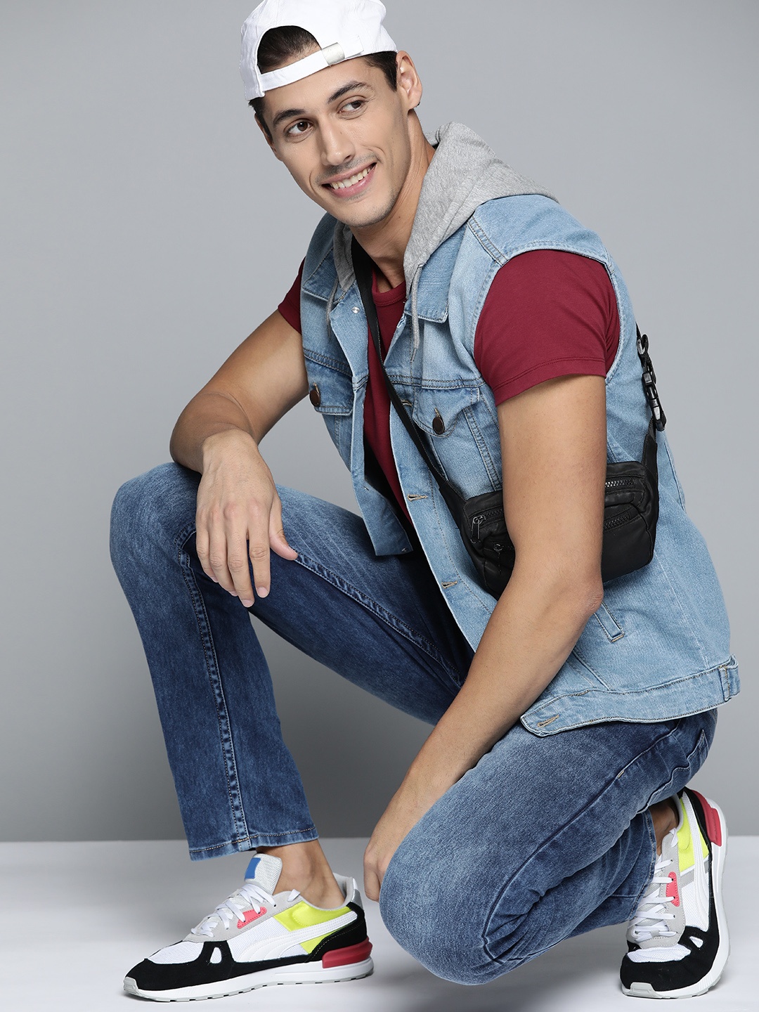 

HERE&NOW Men Blue Slim Fit Light Fade Stretchable Jeans