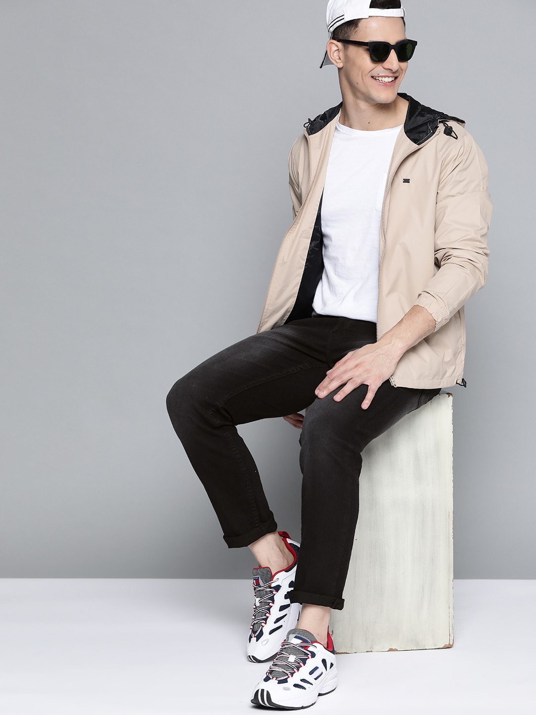 

HERE&NOW Men Black Light Fade Stretchable Jeans