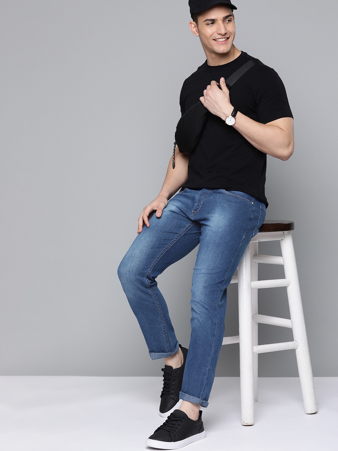 

HERE&NOW Men Blue Light Fade Stretchable Jeans