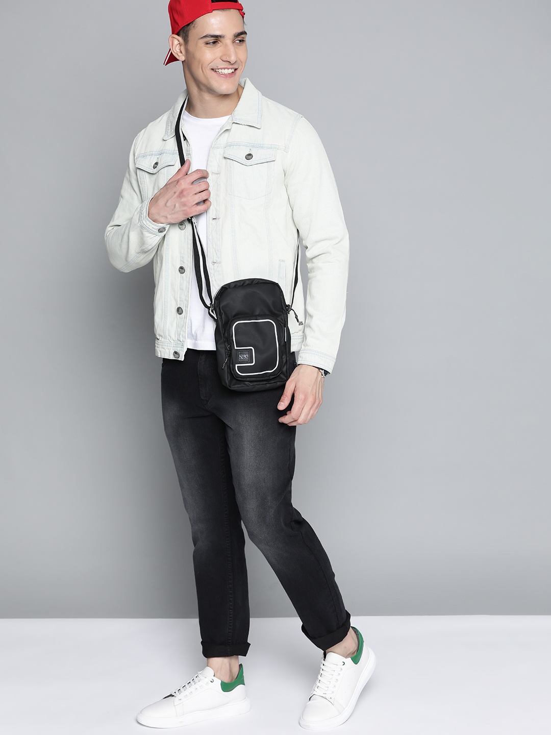 

HERE&NOW Men Black Light Fade Stretchable Jeans