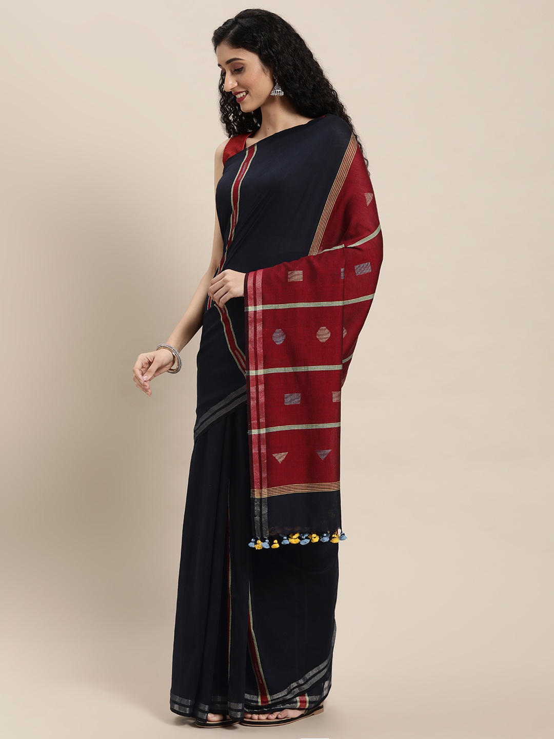

ArtEastri Black & Red Woven Design Striped Pure Cotton Jamdani Saree