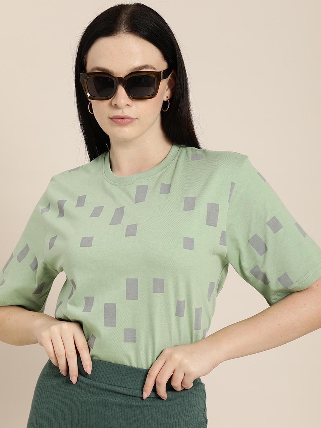 

Difference of Opinion Women Green Printed Pure Cotton Oversized T-shirt