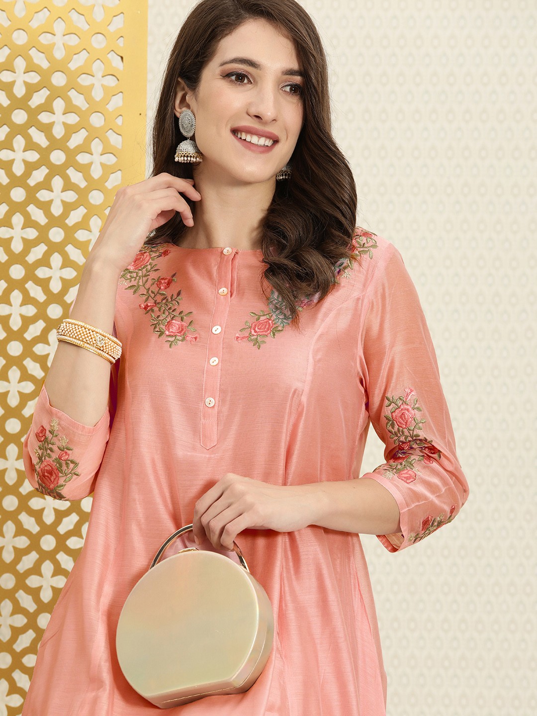

House of Pataudi Women Pink & Green Floral Embroidered Thread Work Rozana Kurta