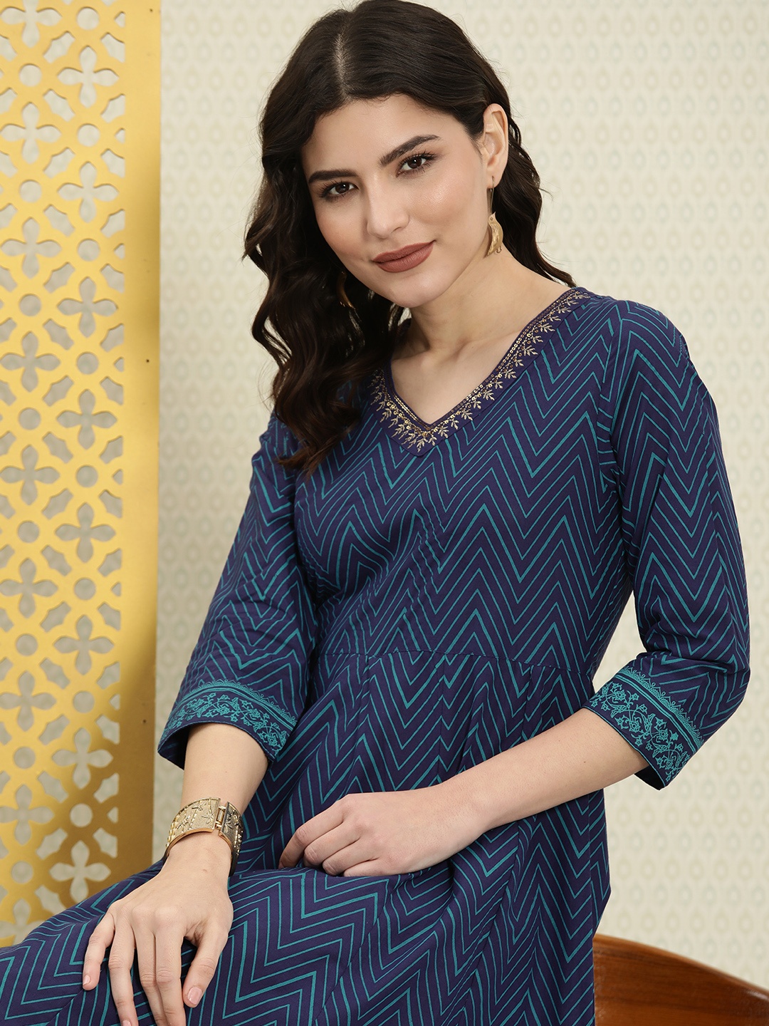 

House of Pataudi Women Blue Chevron Printed Thread Work Jashn Kurta