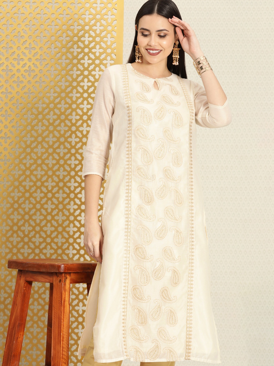 

House of Pataudi Women Off White & Gold-Toned Ethnic Motifs Embroidered Thread Work Kurta