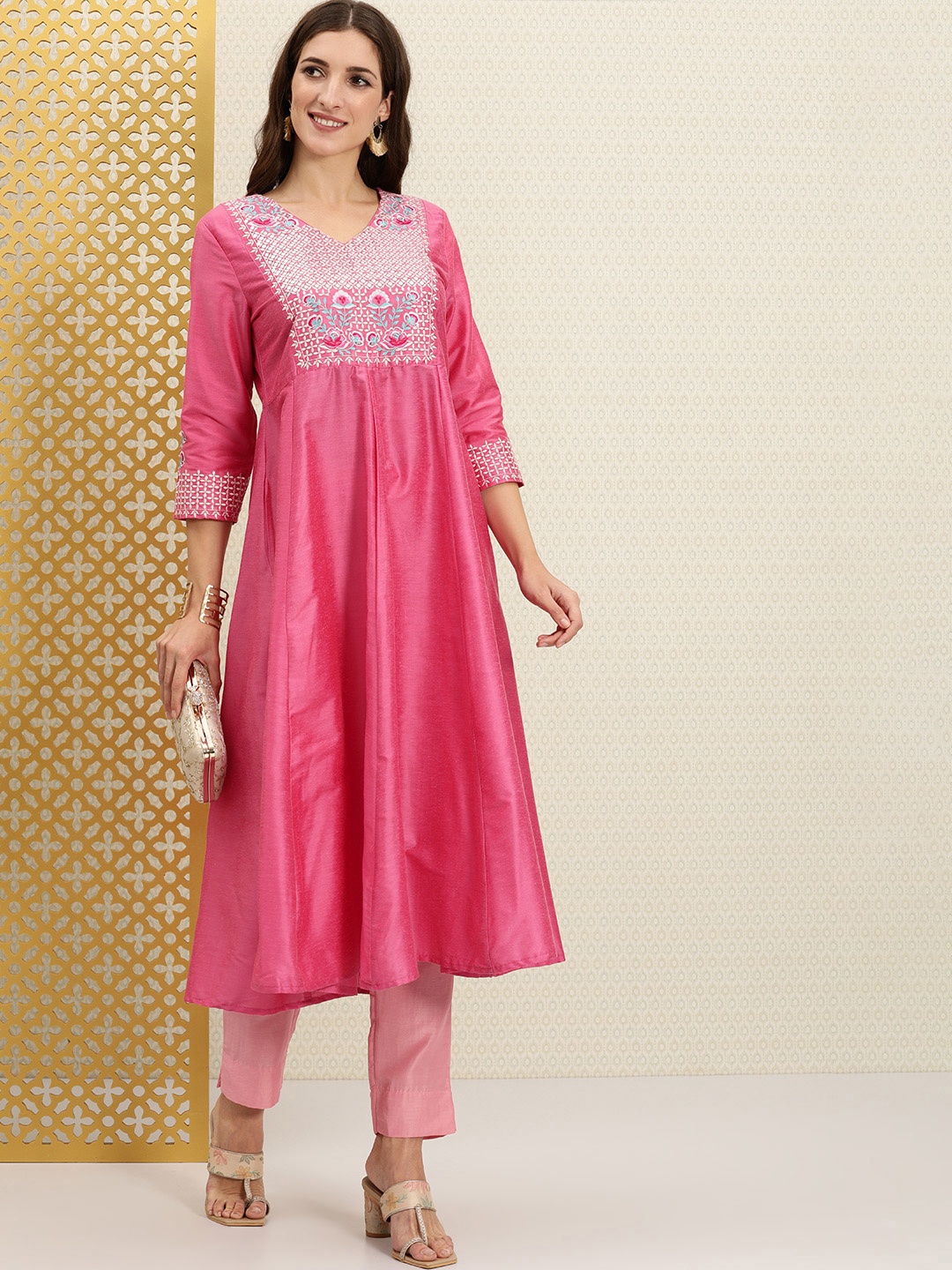 

House of Pataudi Women Pink Floral Embroidered Jashn Kurta