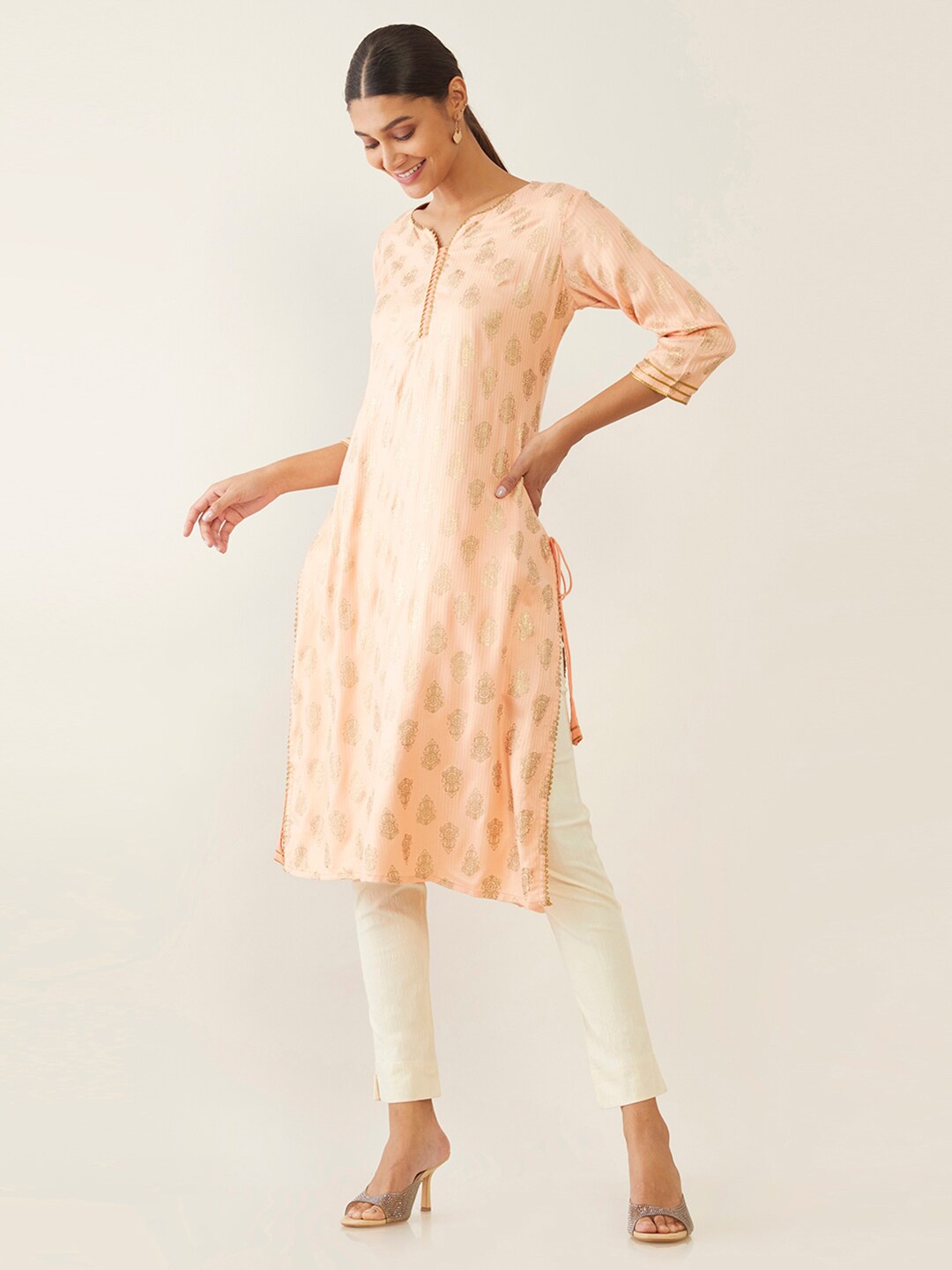 

Soch Women Peach-Coloured & Gold-Toned Ethnic Motifs Printed Kurta