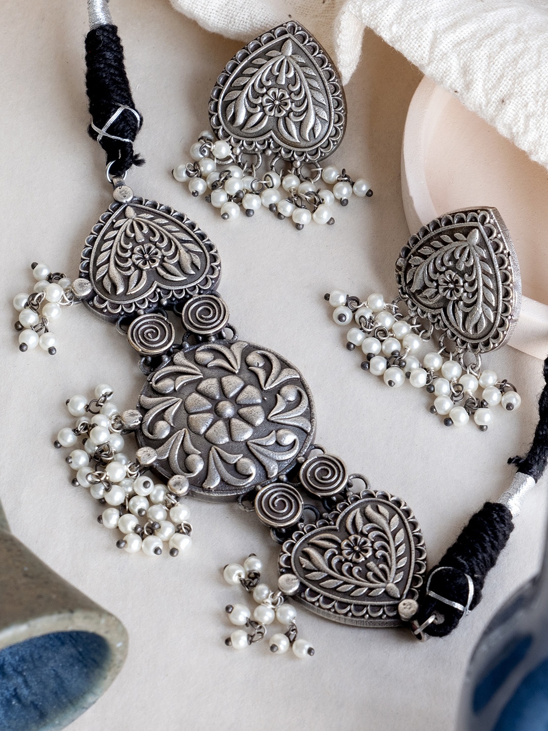 

Infuzze Oxidised Silver-Plated White Beaded Jewellery Set