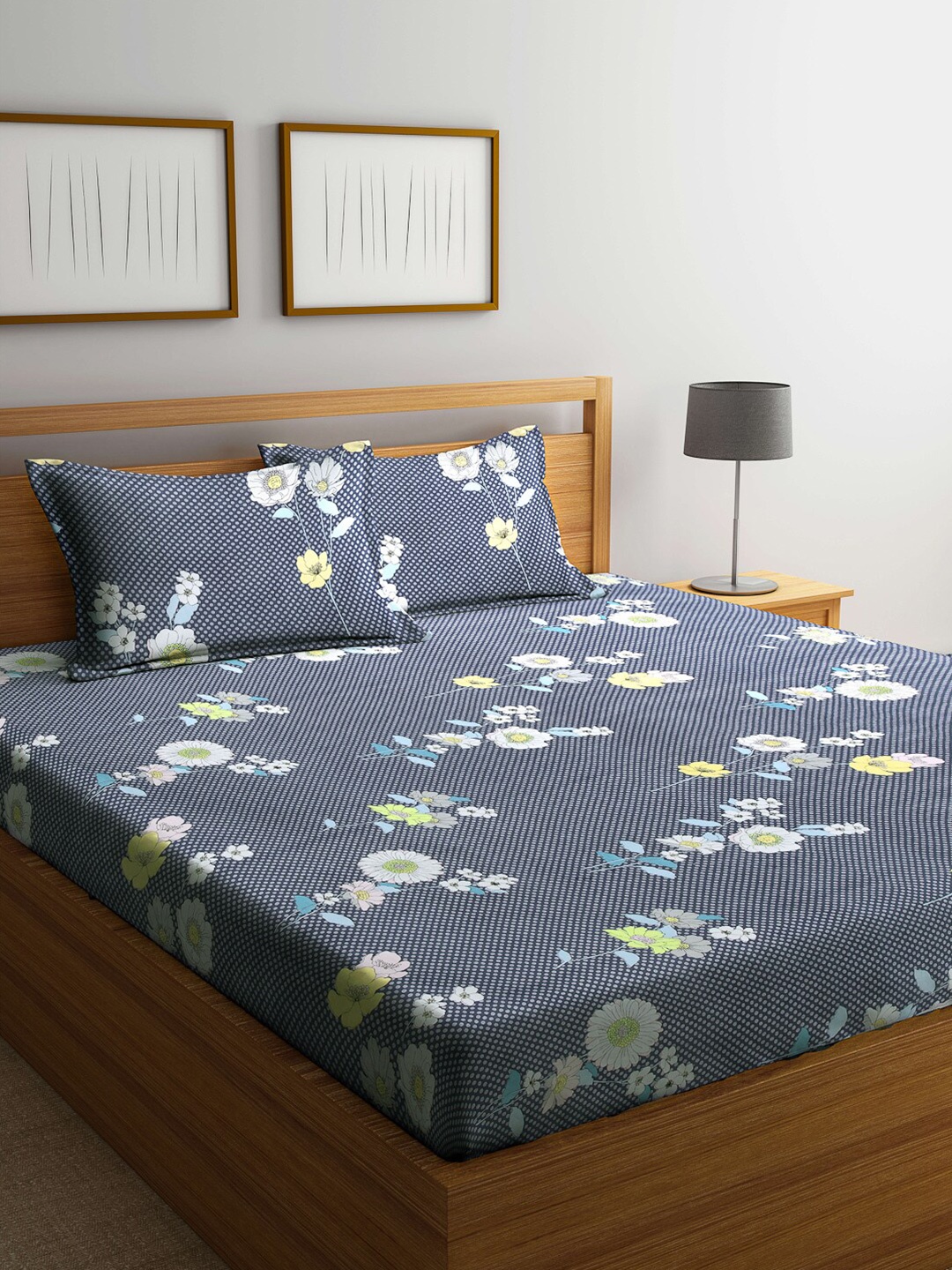

Arrabi Blue & White Floral 300 TC King Bedsheet with 2 Pillow Covers