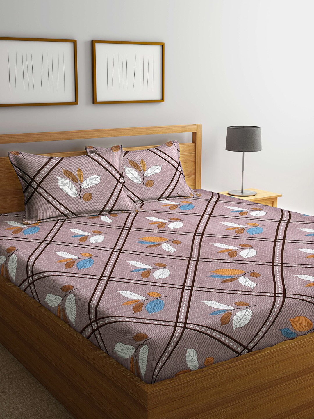

Arrabi Brown & White Floral 300 TC King Bedsheet with 2 Pillow Covers