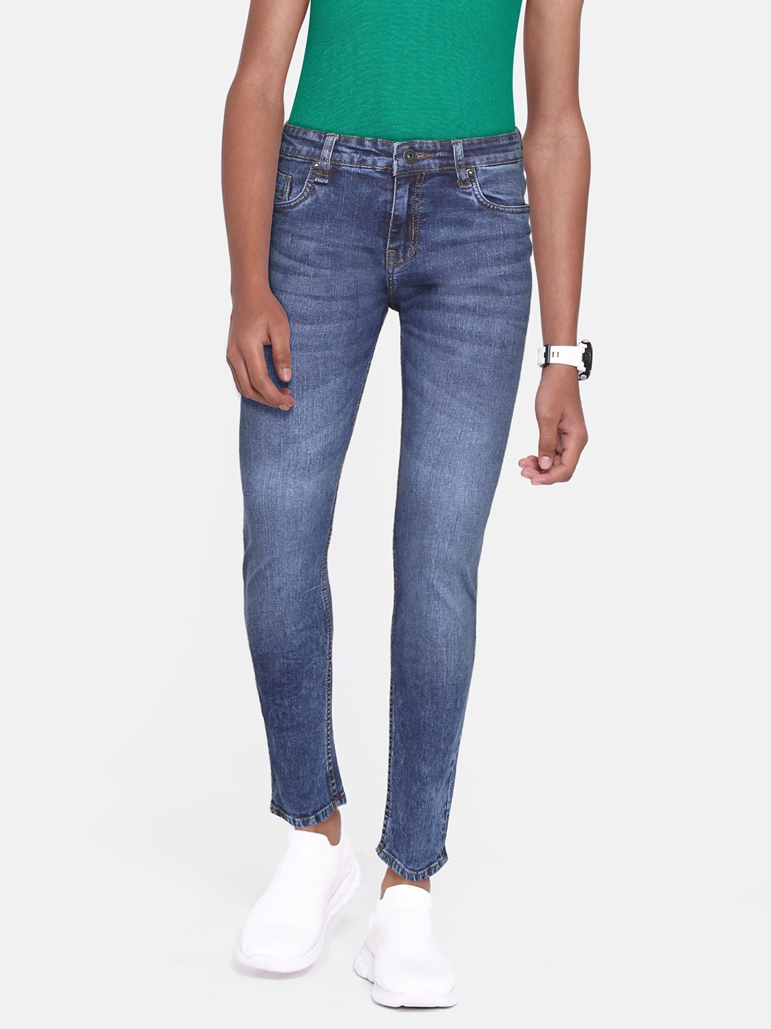 

UTH by Roadster Boys Blue Slim Fit Light Fade Stretchable Jeans