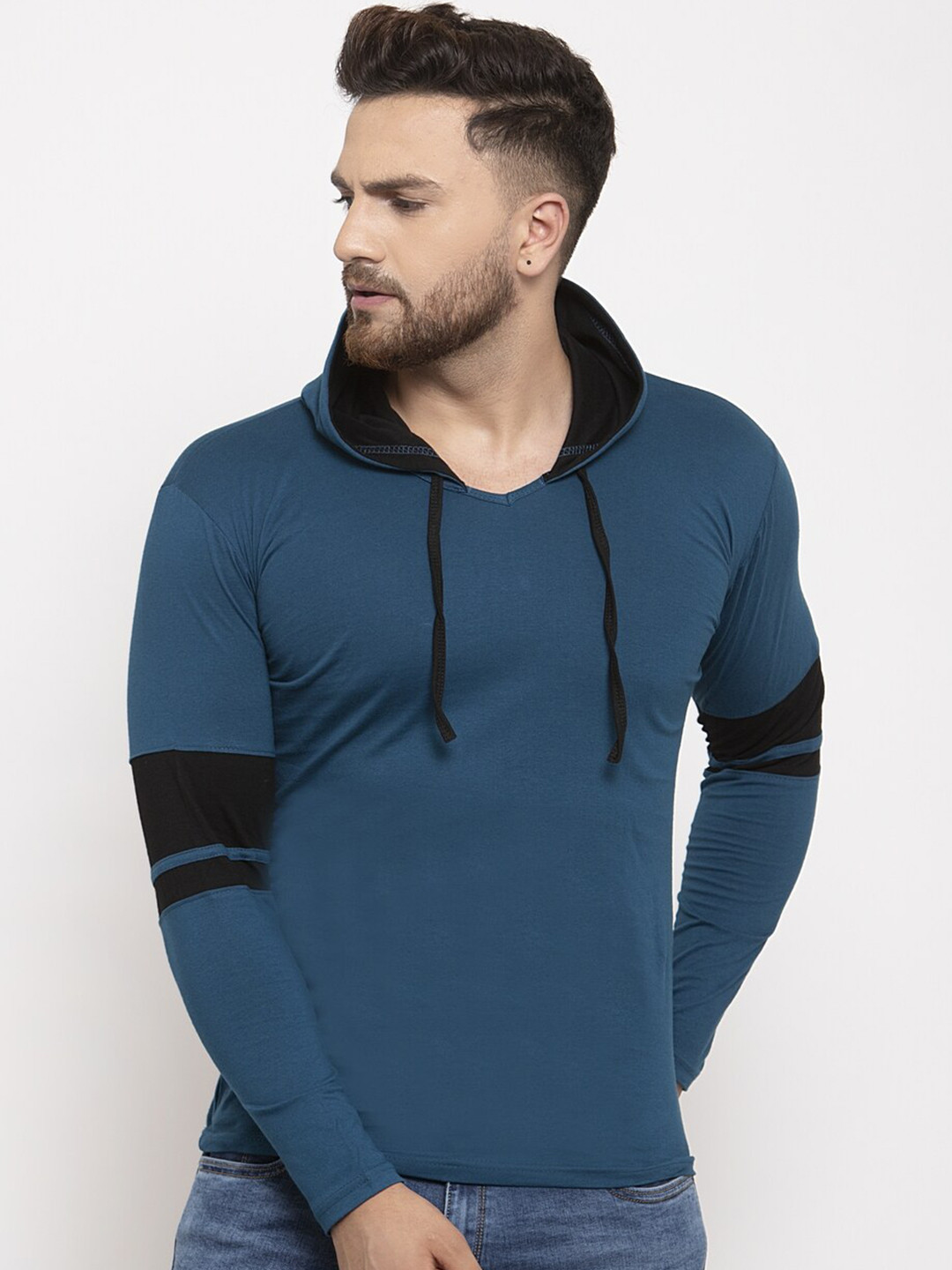 

KATSO Men Teal & Black Slim Fit T-shirt