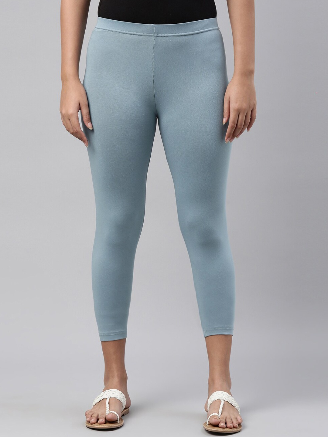 

Go Colors Women Blue Solid Three-Fourth Length Leggings