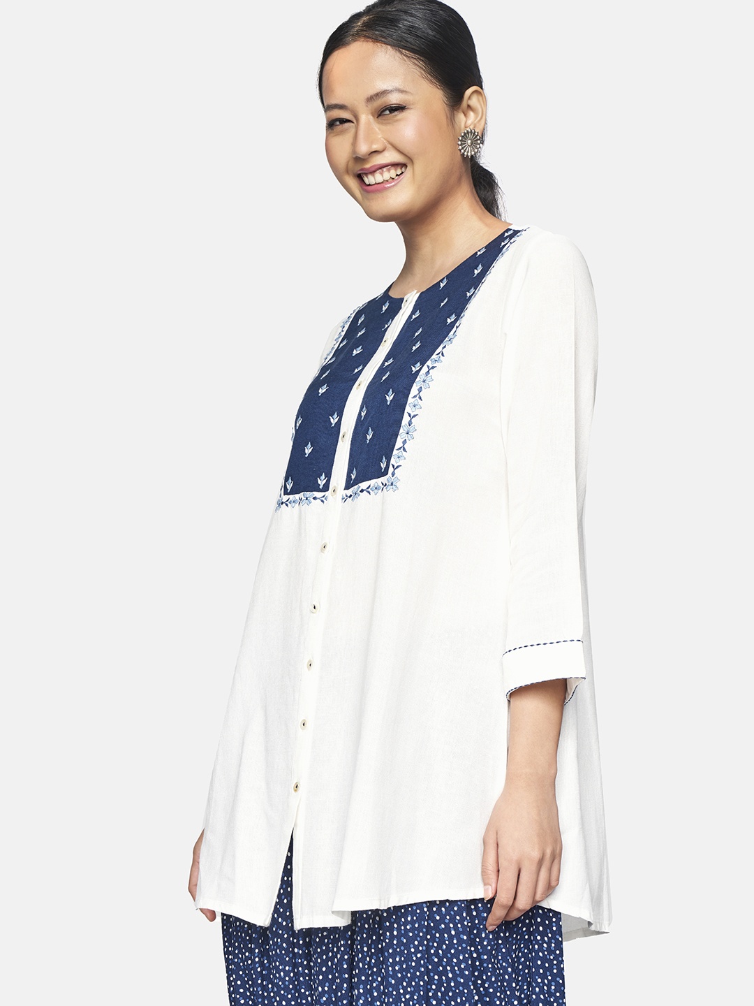 

Global Desi White Embroidered Regular Longline Top