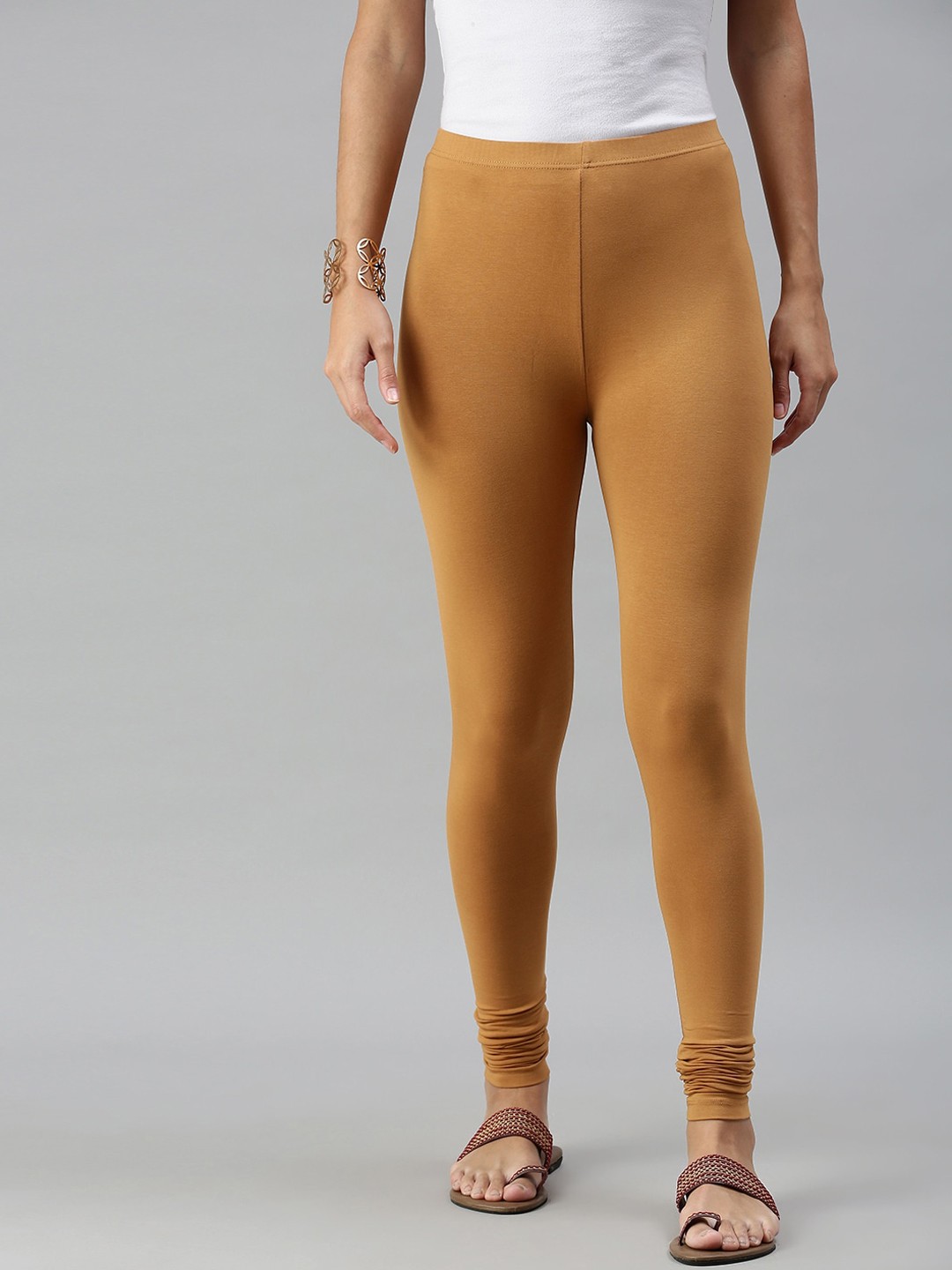 

De Moza Women Beige Solid Cotton Churidar Leggings