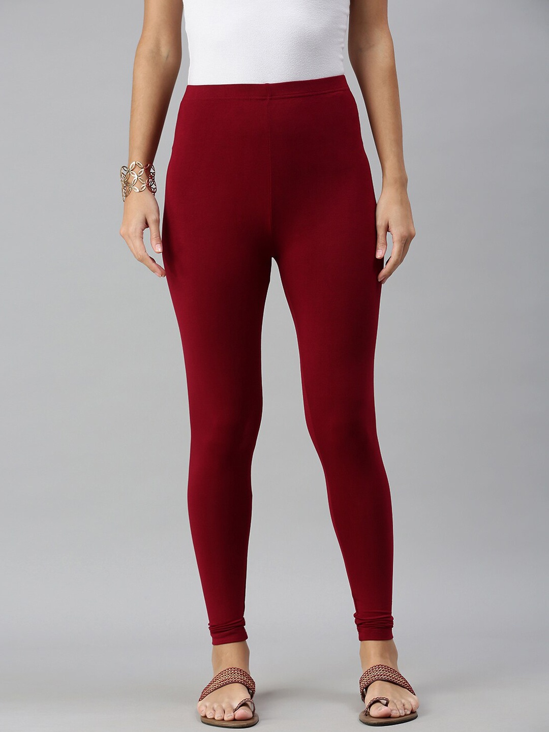 

De Moza Maroon Solid Ankle Length Viscose Rayon Leggings