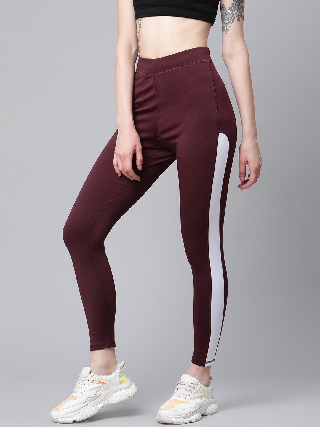 

Blinkin Women Burgundy Solid Tights