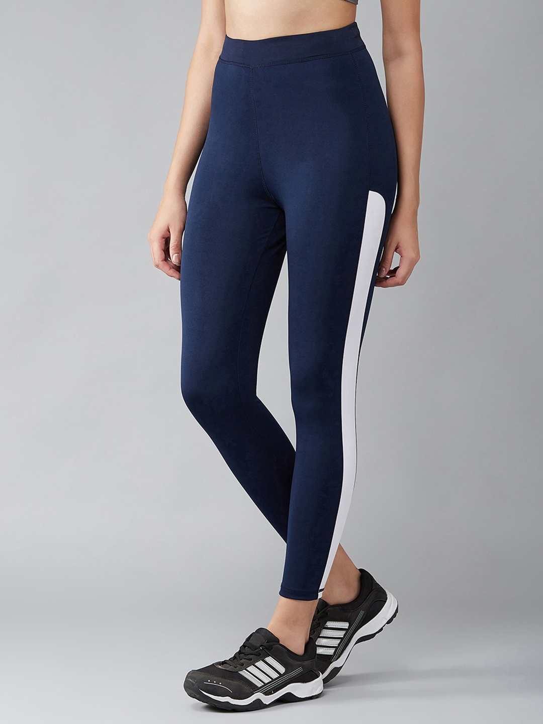 

Blinkin Women Navy Blue Solid Tights