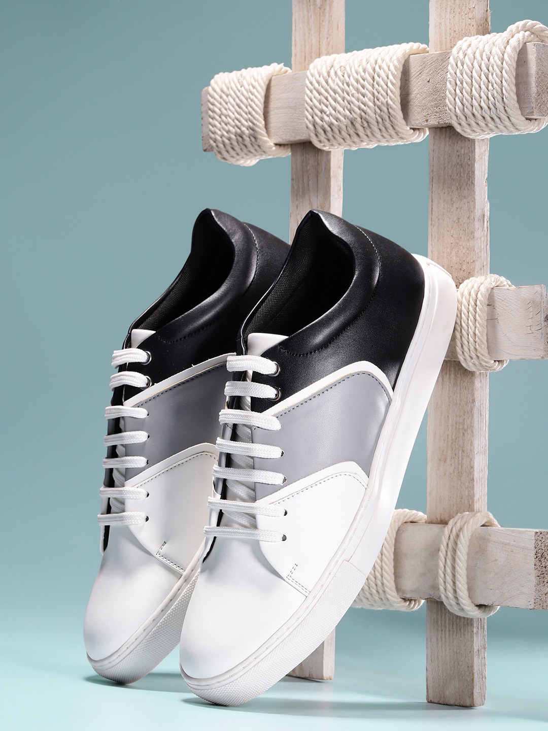 

Mast & Harbour Men White & Grey Colourblocked Sneakers