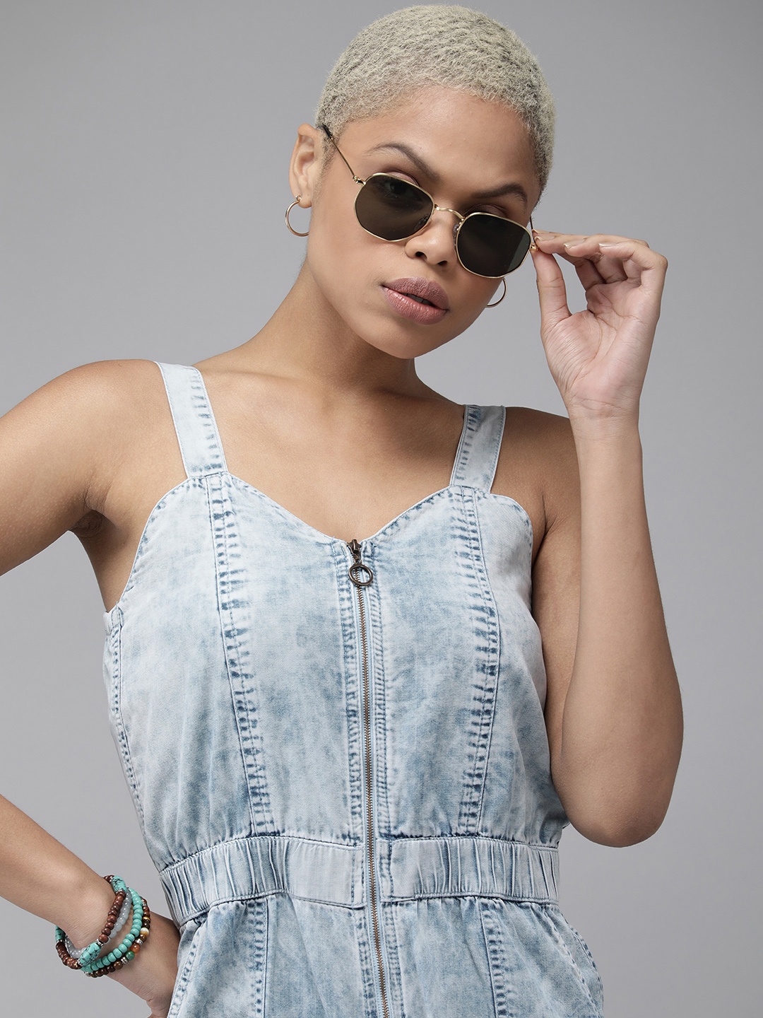 

The Roadster Lifestyle Co Women Blue Solid Acid wash V Neck Pure Cotton Jumpsuit