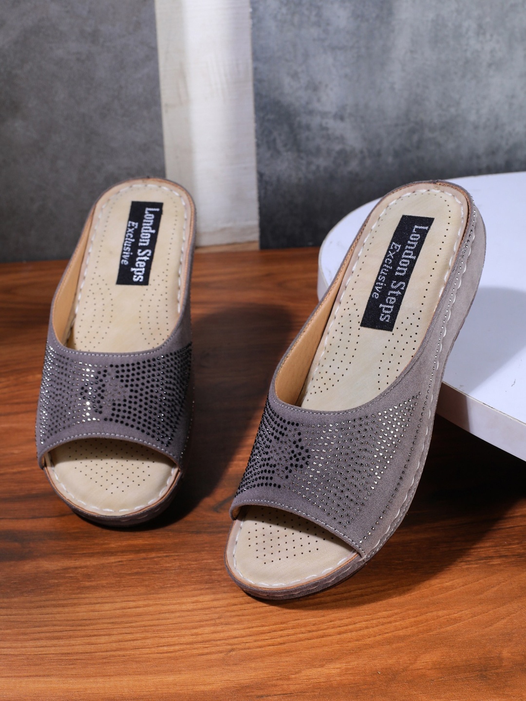 

LONDON STEPS Women Grey & Black Embellished Comfort Sandals