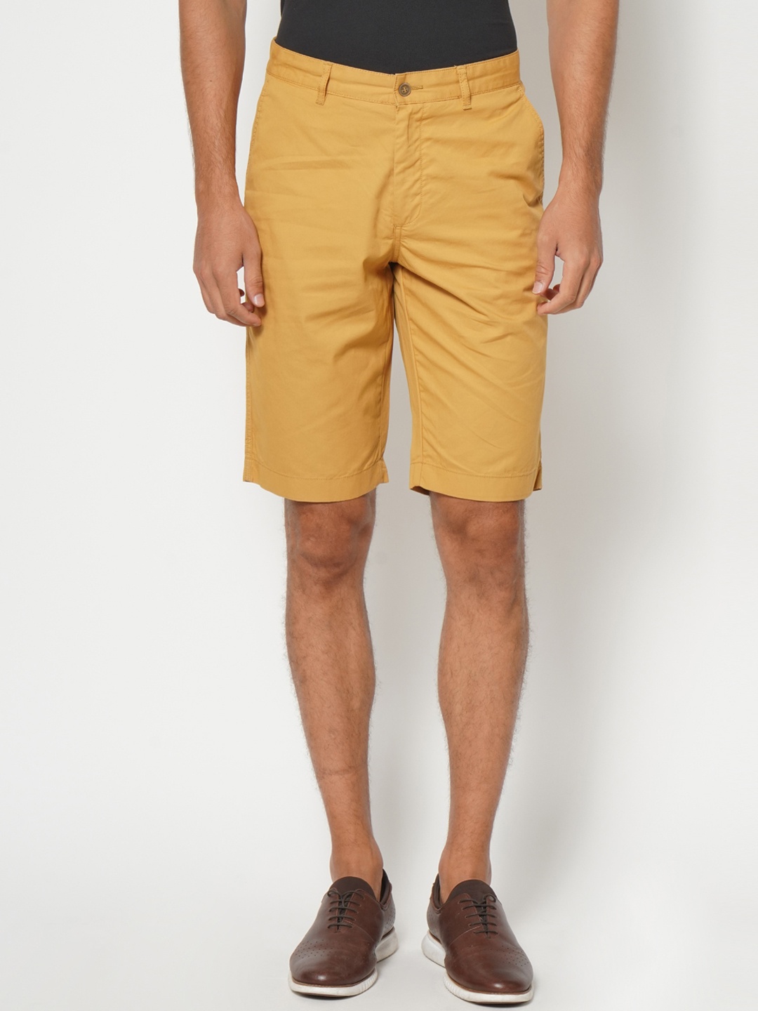 

Blackberrys Men Yellow Bs-12 Slim Fit Low-Rise Chino Shorts