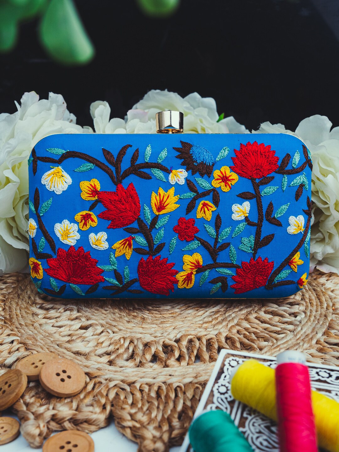

NR By Nidhi Rathi Women Blue Embroidered Clutch