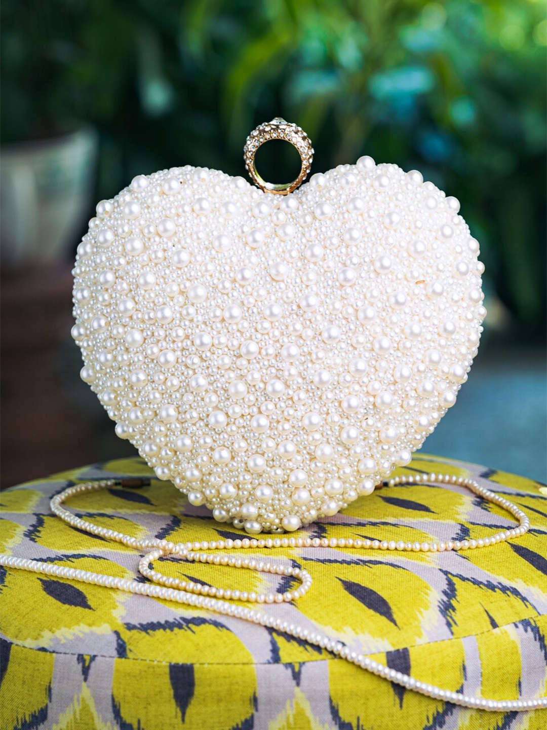 

NR By Nidhi Rathi Women White Embroidered Clutch