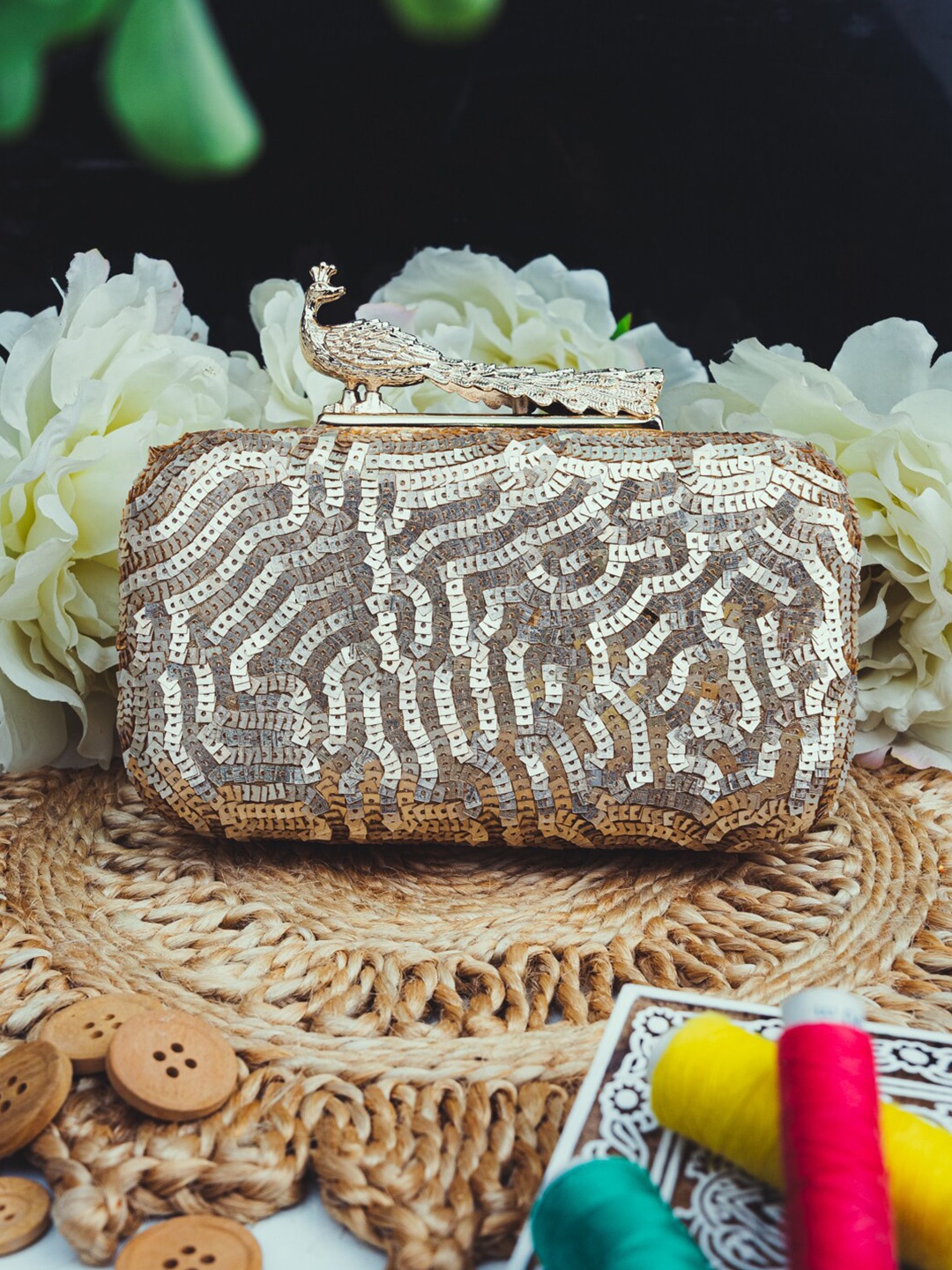 

NR By Nidhi Rathi Women Gold Embellished Clutch
