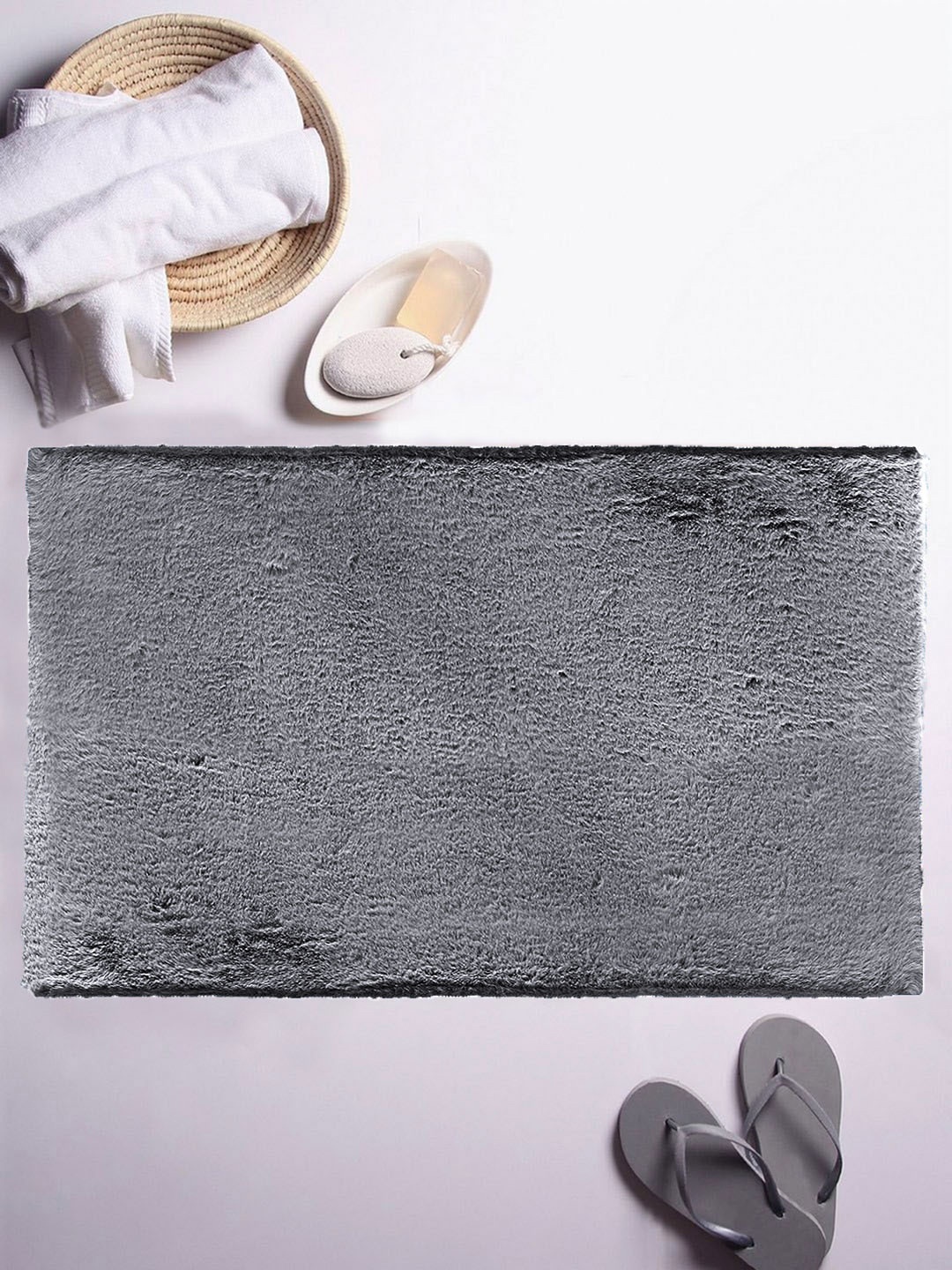 

LUXEHOME INTERNATIONAL Grey Solid 1600 GSM Bath Rug