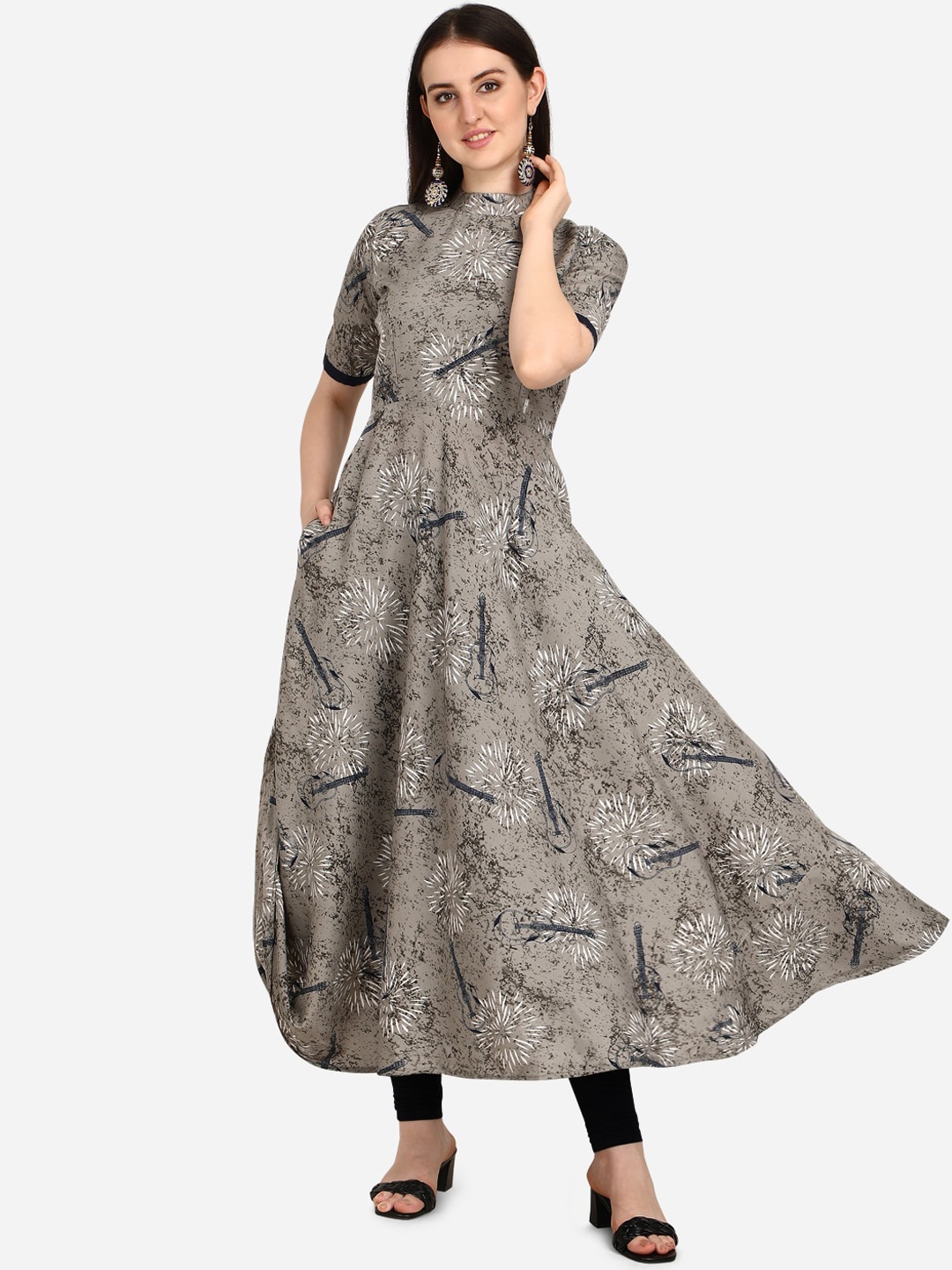 

OM SAI LATEST CREATION Women Grey & Off White Floral Printed Anarkali Kurta