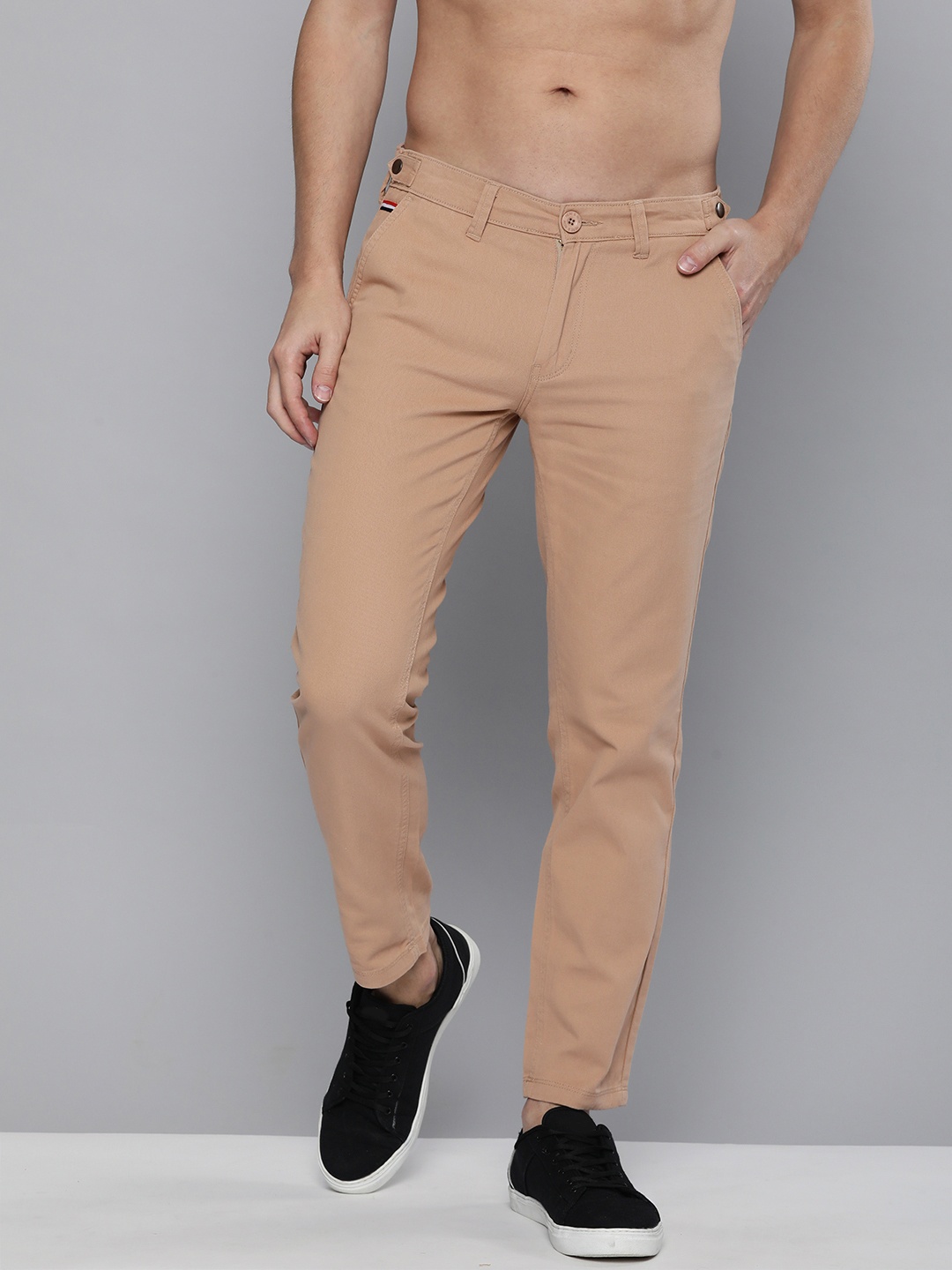 

HERE&NOW Men Beige Solid Mid Rise Regular Trousers