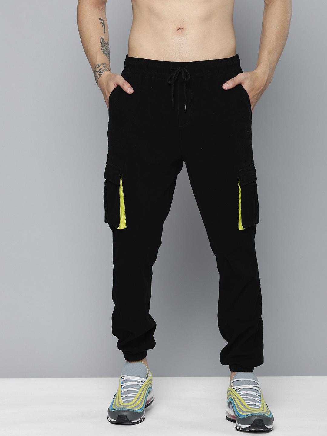 

HERE&NOW Men Black Cargo Joggers