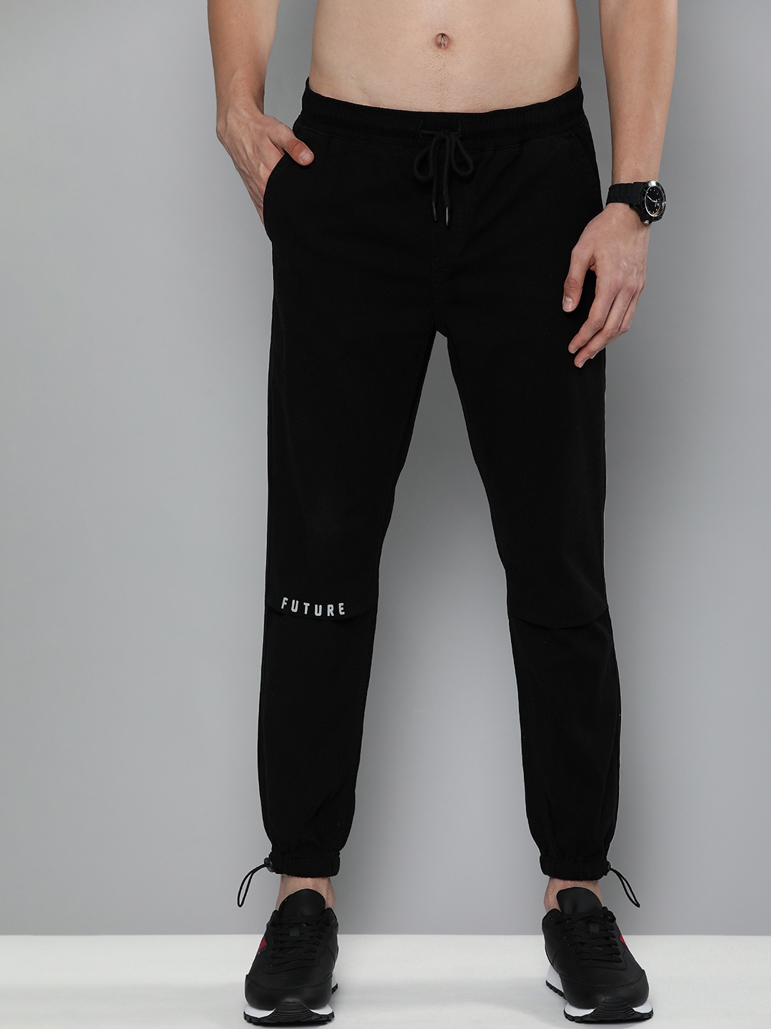 

HERE&NOW Men Black Solid Mid Rise Joggers Trousers