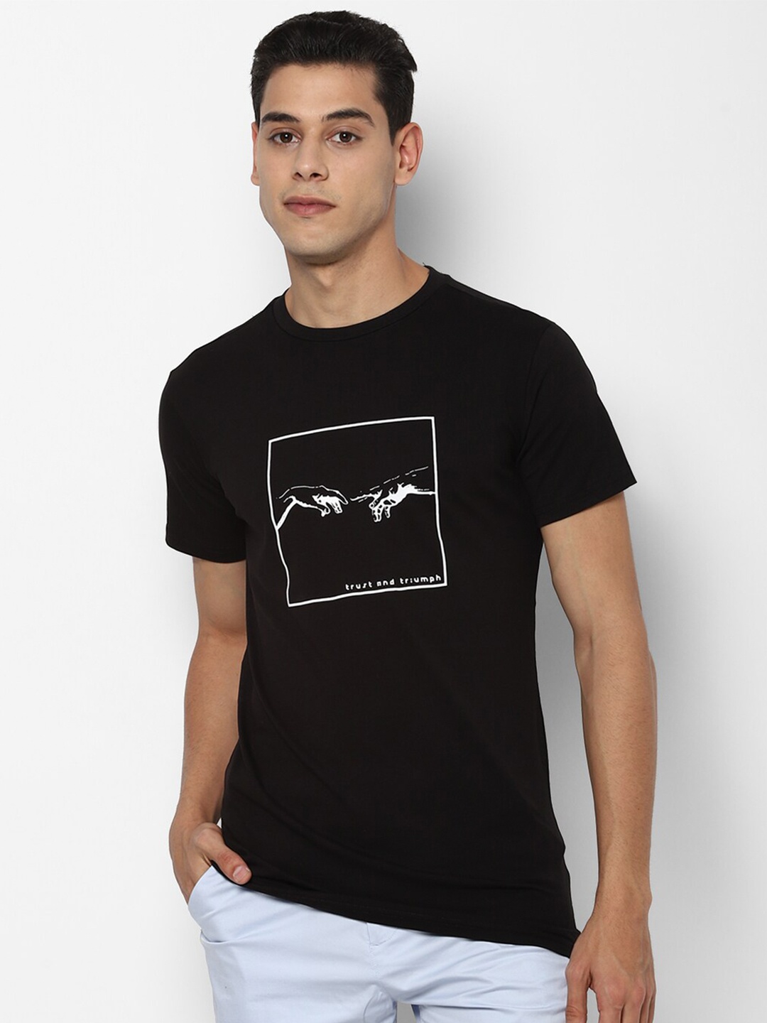 

FOREVER 21 Men Black Typography Printed T-shirt