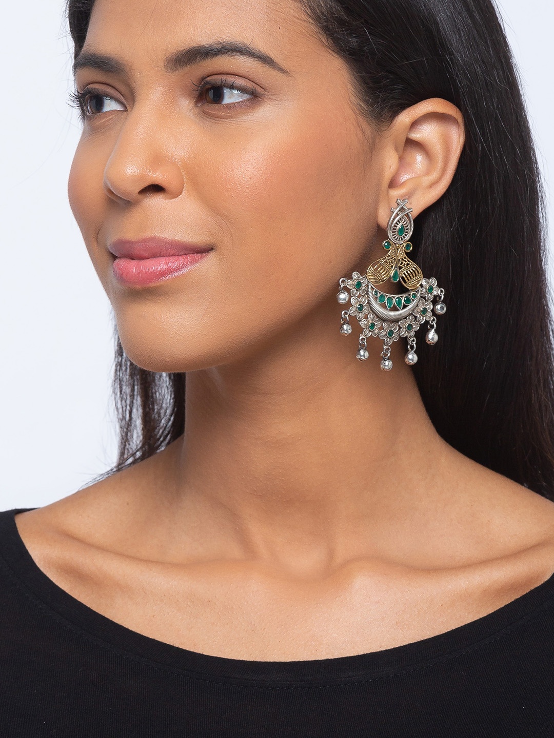 

Digital Dress Room Green Contemporary Drop Earrings