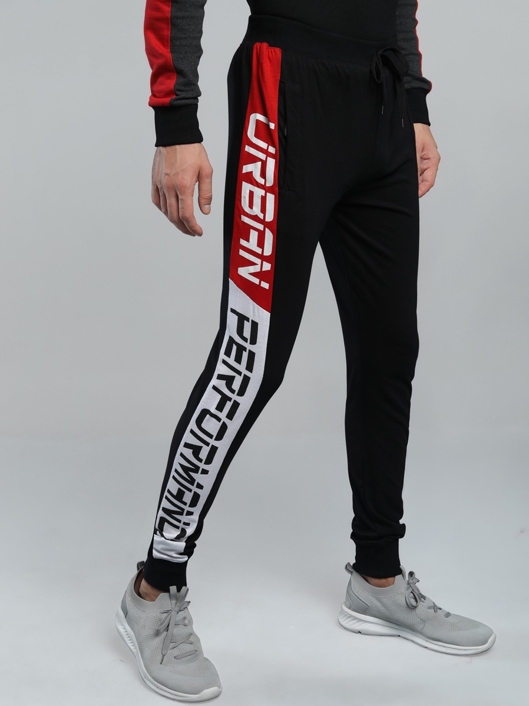 

Maniac Men Black & Red Printed Cotton Slim Fit Jogger