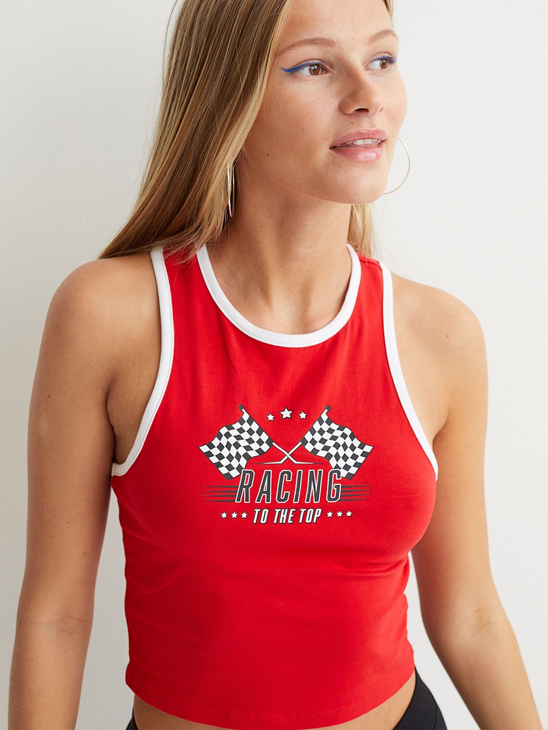 

H&M Women Red Cropped vest top