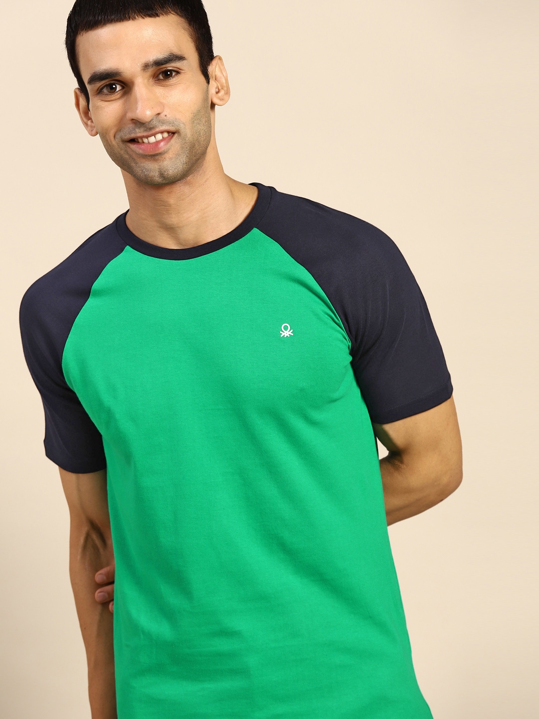 

United Colors of Benetton Men Green Pure Cotton Solid Pure Cotton T-shirt