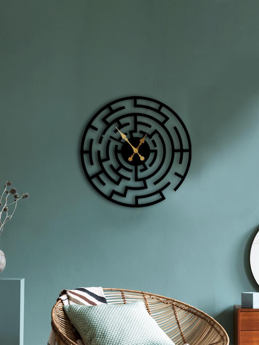 

THE ARTMENT Black Contemporary Wall Clock