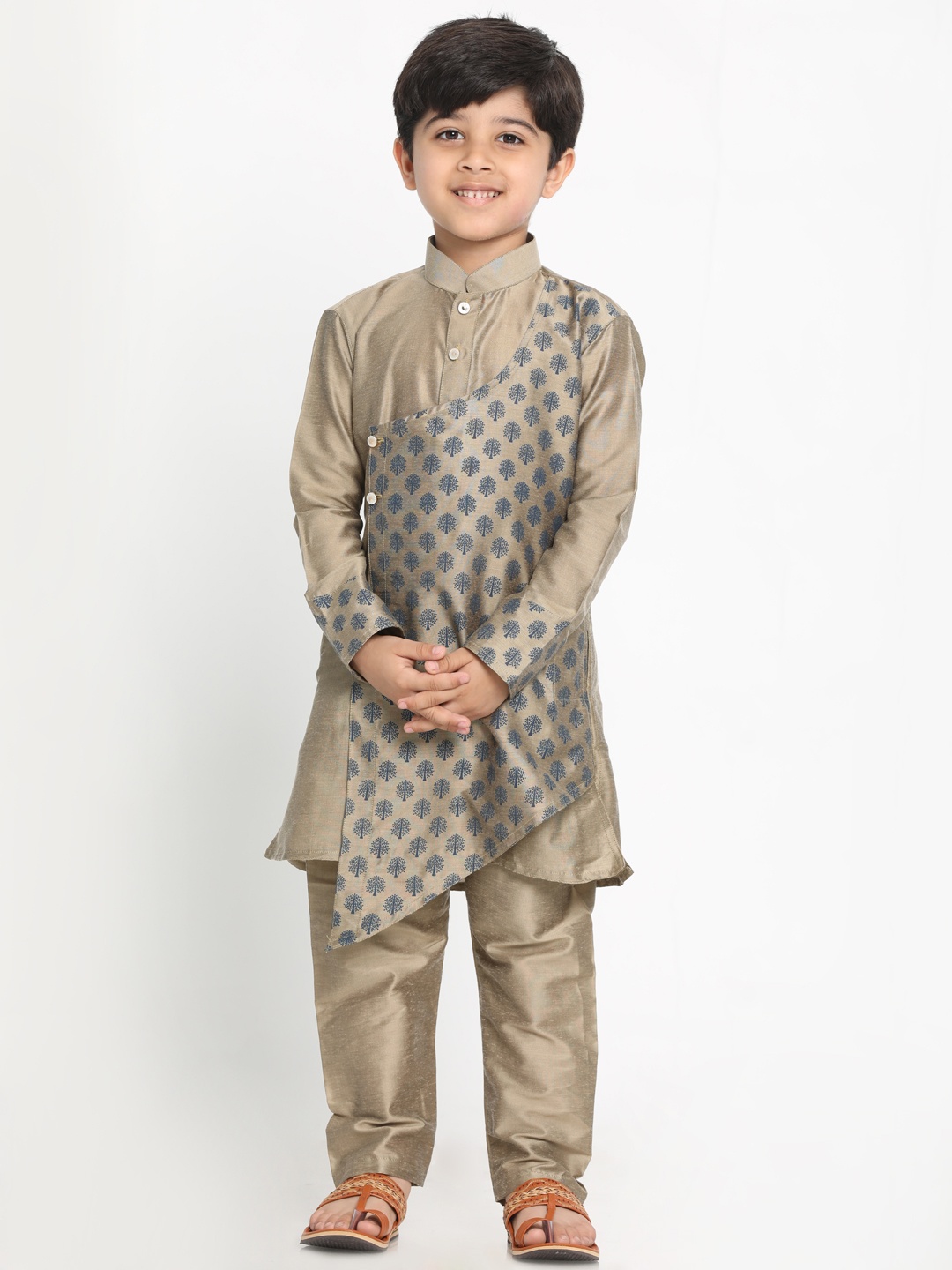 

VASTRAMAY Boys Grey Ethnic Motifs Embroidered Regular Kurta with Churidar