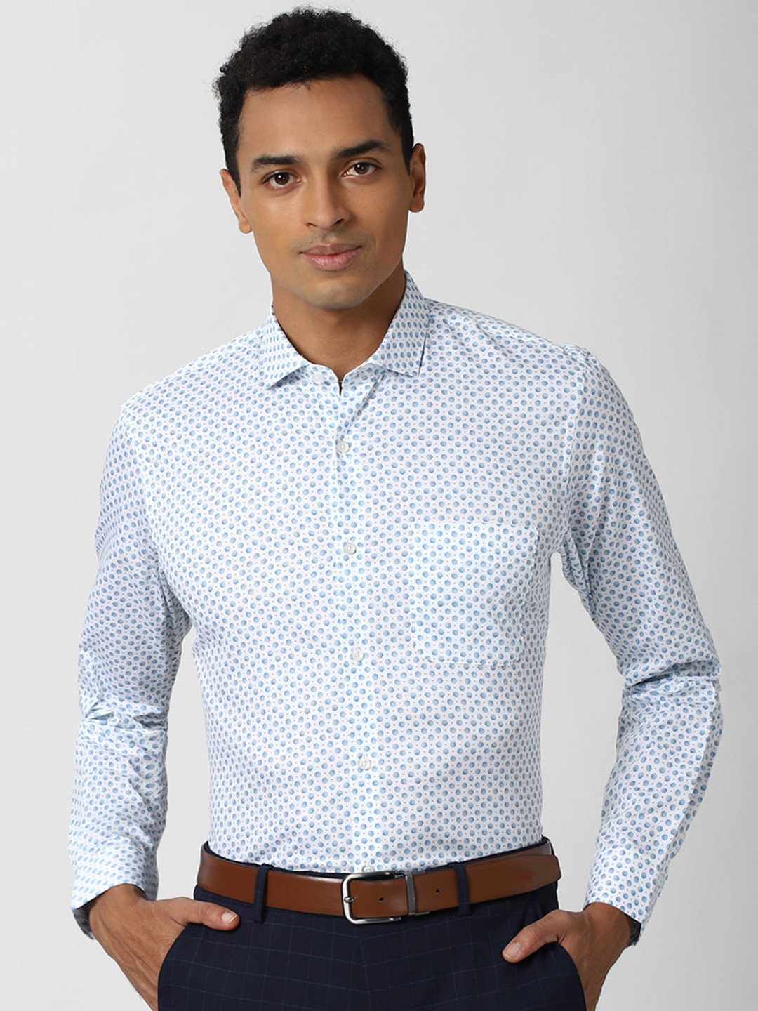 

Peter England Men Blue Slim Fit Opaque Printed Casual Shirt