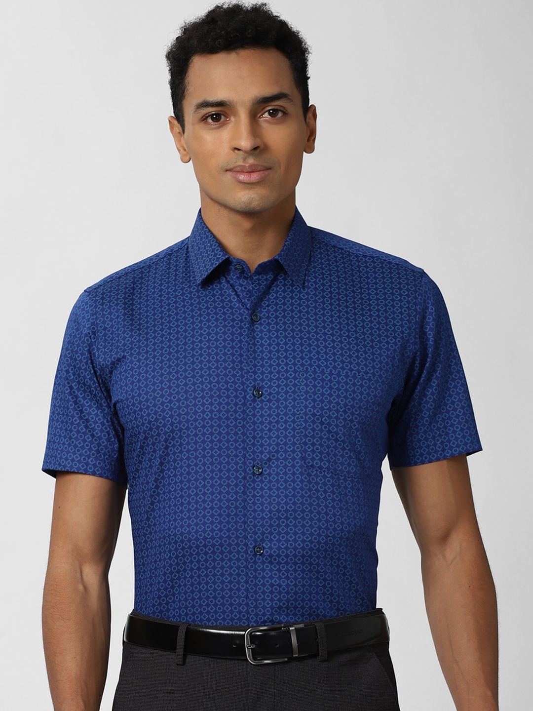 

Peter England Men Blue Slim Fit Opaque Printed Casual Shirt