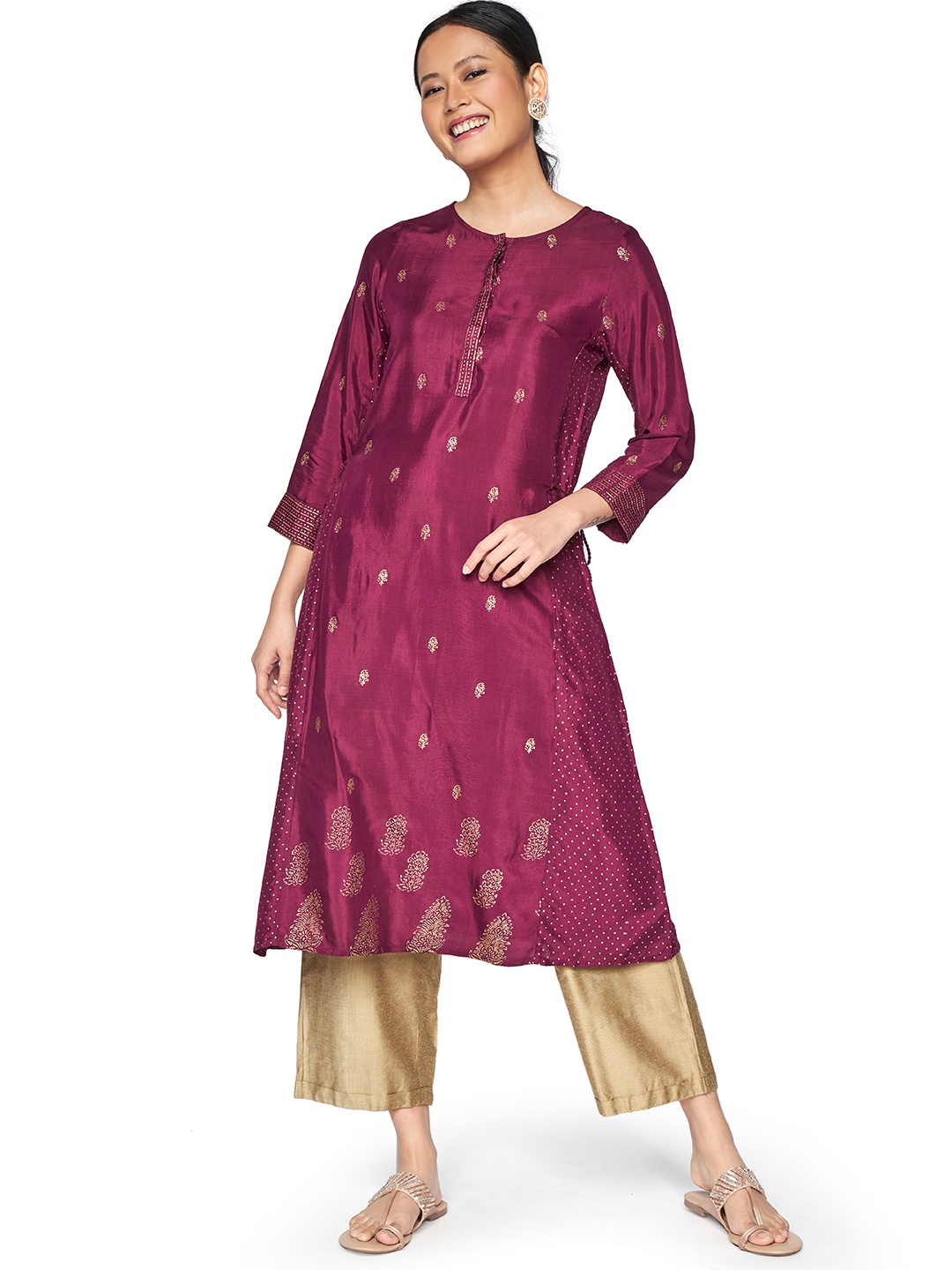 

Global Desi Women Burgundy & Gold-Toned Floral Printed Kurta