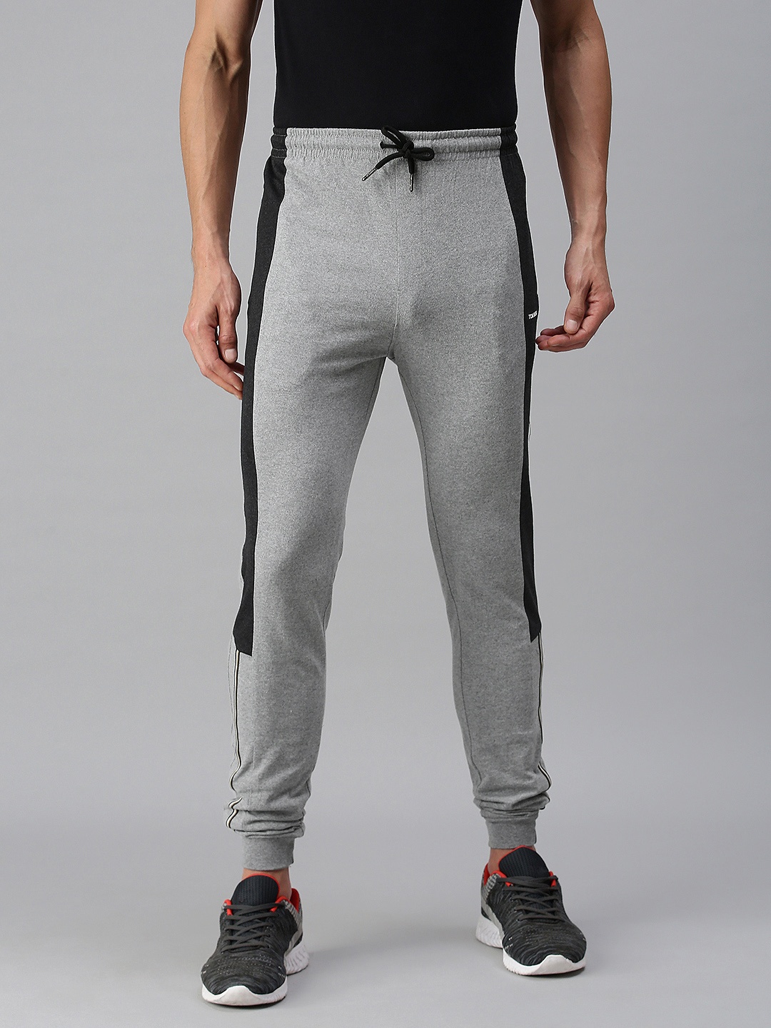 

TOM BURG Men Grey Solid Trackpant