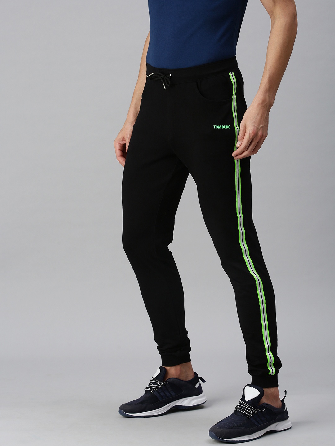

TOM BURG Men Black Solid Joggers