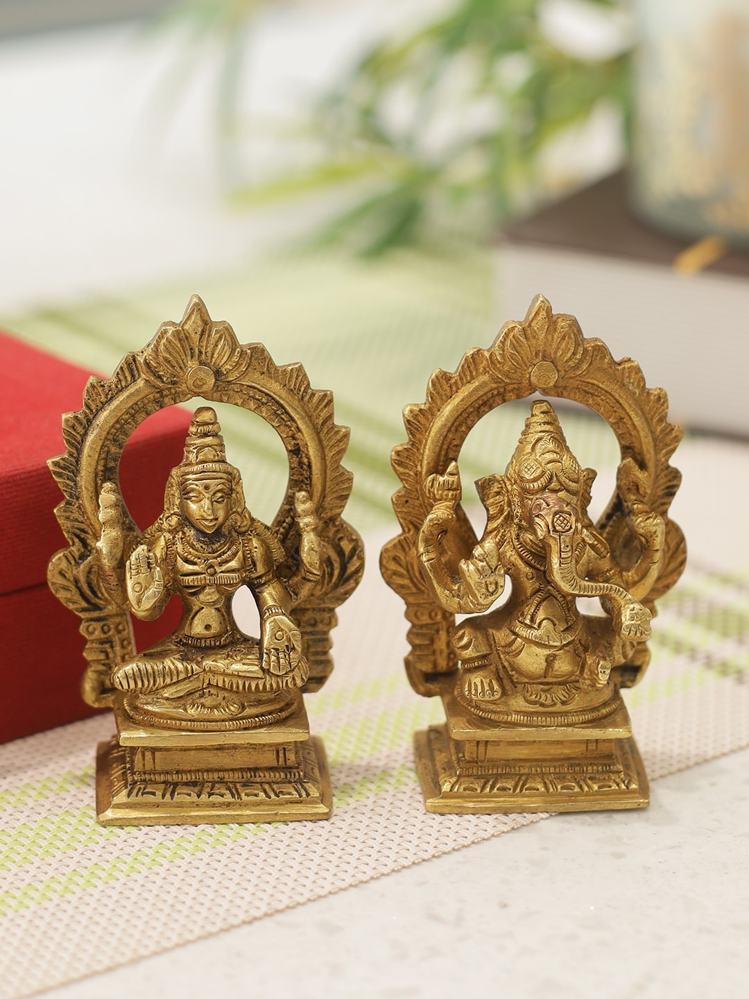 

Living Essence Gold-Toned Laxmi Ganesh Idol Statue Showpiece