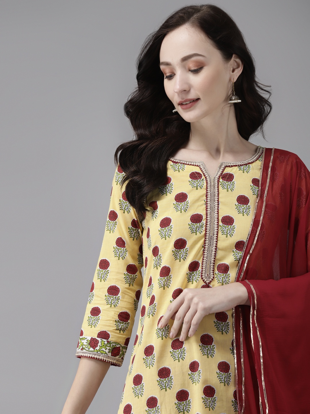 

Indo Era Women Yellow Floral Printed Regular Gotta Patti Pure Cotton Kurta with Palazzos & With Dupatta