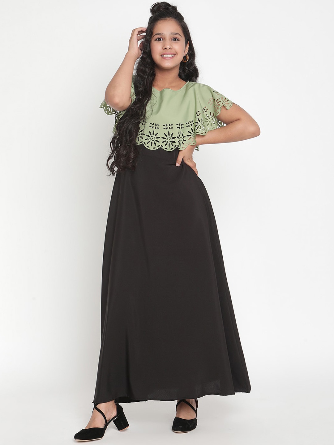 

Stuffie Land Green Crepe Maxi Dress