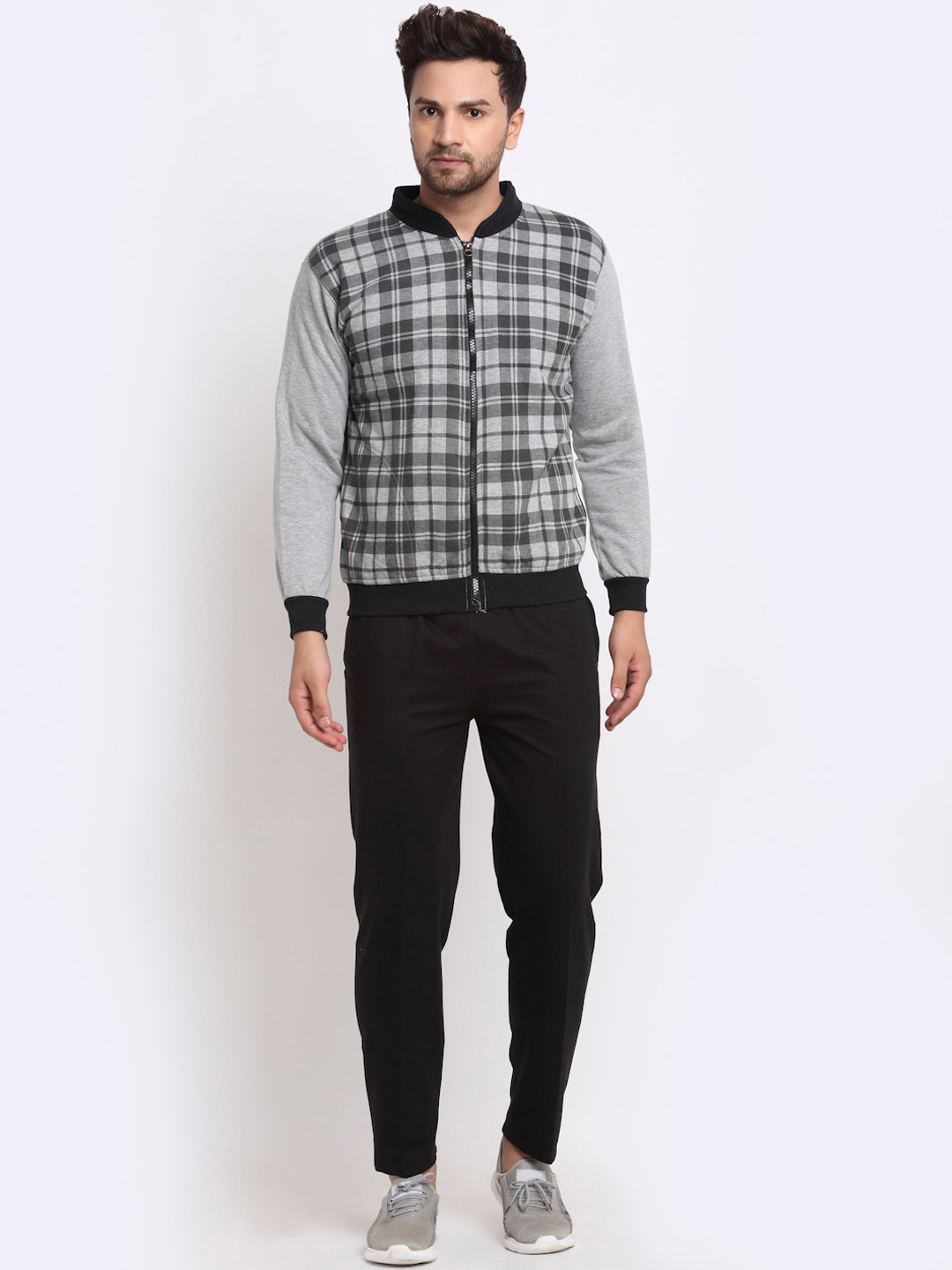 

VIMAL JONNEY Men Black & Grey Checked Tracksuit